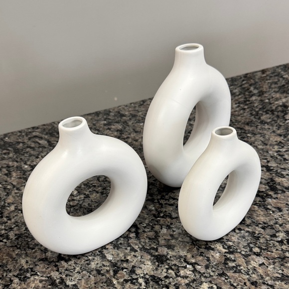 White Ceramic Ring Vases - Set of 3 - Picture 3 of 14
